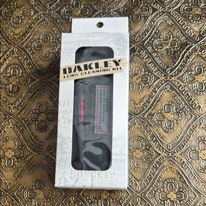 Oakley Black Lens Care Set